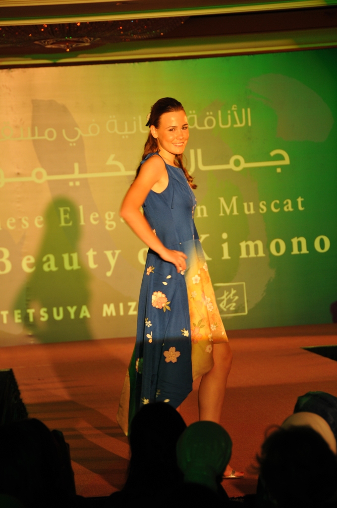着物リメイク-ドレス-ファッションショー-Oman-オマーン