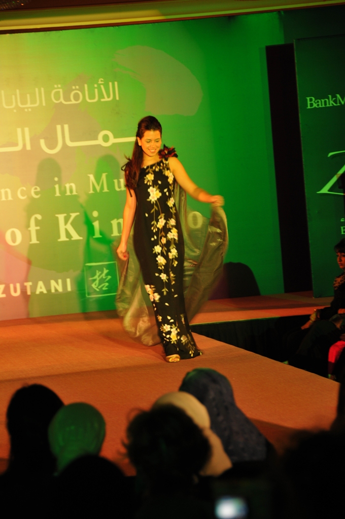 着物リメイク-ドレス-ファッションショー-Oman-オマーン